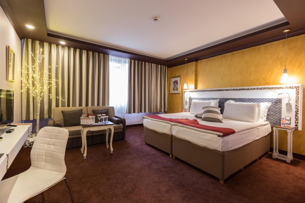Diplomat Plaza Hotel & Resort Lukovit Eksteriør bilde