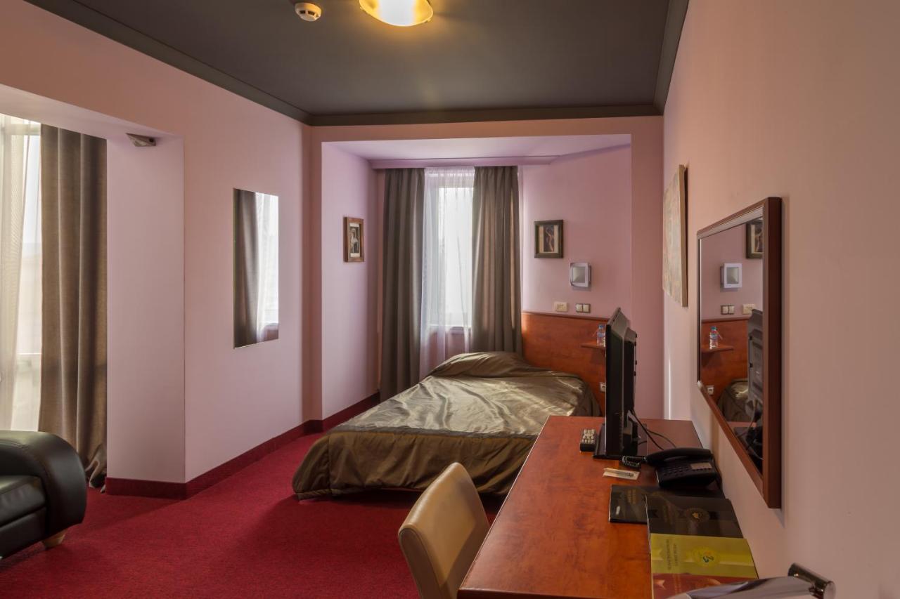 Diplomat Plaza Hotel & Resort Lukovit Eksteriør bilde